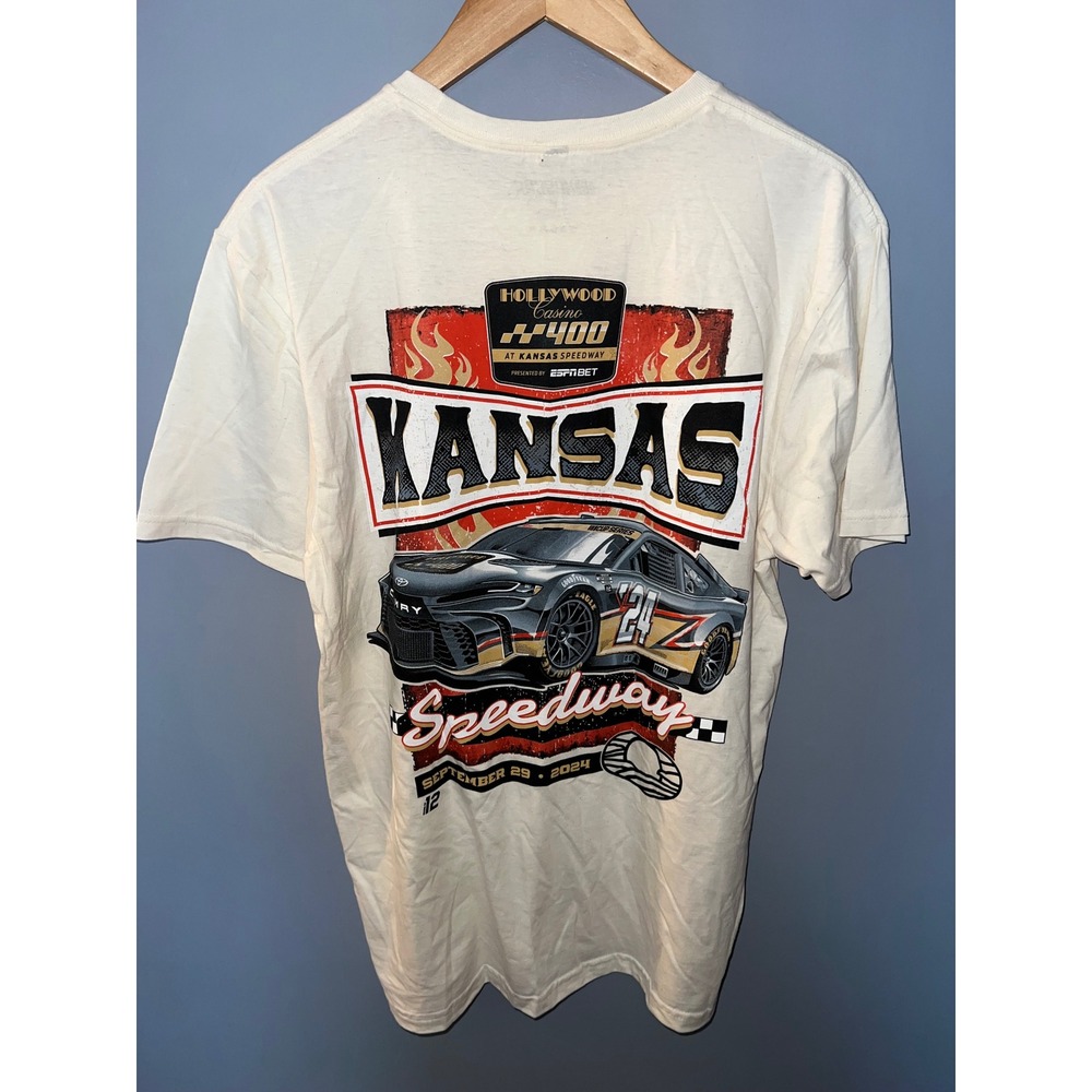 NASCAR Kansas Speedway Hollywood Casino 400 2024 T-Shirt Mens Medium Cream NEW